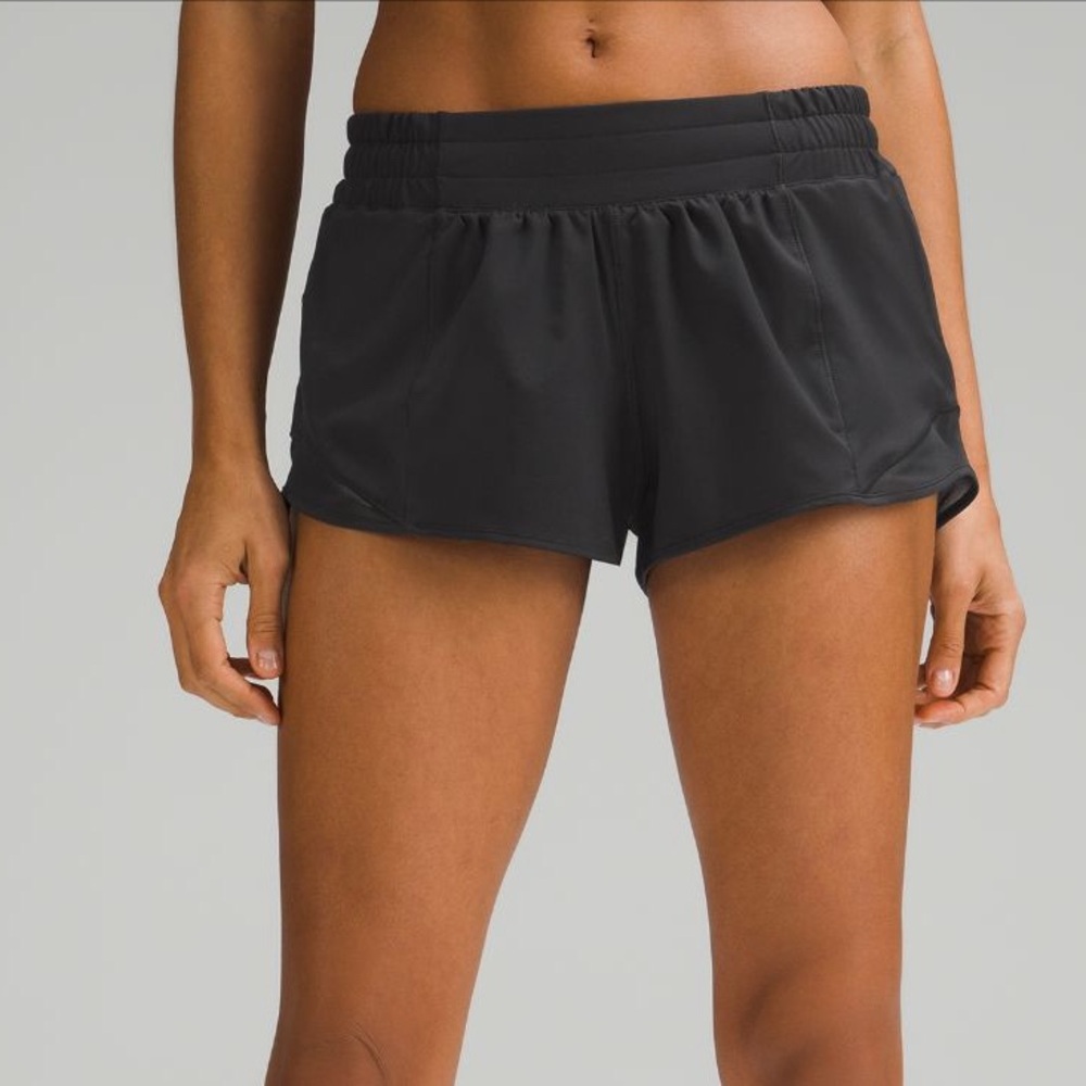 Lululemon Hotty Hot shorts low-rise 2.5” size 2